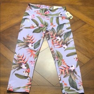 NWT LIVE LOVE DREAM Floral Crop Athletic Leggings